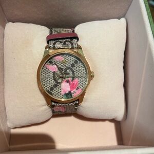 Brand New Authentic Gucci Floral Patterned Women's Watch with Pink Accents!
